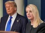 Donald Trump tuvo que frenar una revuelta de influencers MAGA que piden la renuncia de su fiscal por el caso Epstein
