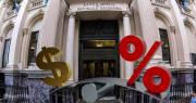La estrategia oficial para frenar al dólar en medio del exceso de liquidez