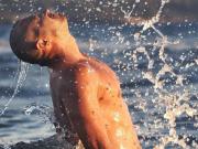 Manuel Viso, doctor, sobre tratar de curar heridas en el mar: No lo hagas