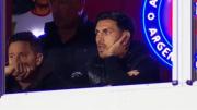 Leandro Paredes, presente en La Paternal para acompañar a Boca en el debut ante Argentinos