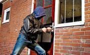 Le robaron a una pareja al irse de su casa en Ringuelet