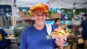 ¡Lluvia de hamburguesas en Chicago! Roscoe Village Burger Fest trae suculentas sorpresas: descubre el irresistible calendario