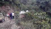 Embarrancamiento de un vehículo particular deja tres fallecidos y un menor herido