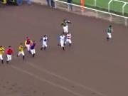La insólita carrera de jinetes sin caballos que se viralizó en redes