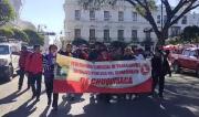 Chuquisaca: Trabajadores en salud advierten con huelga de hambre y bloqueos por bono de vacunación
