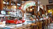 Bodegón en Buenos Aires: el restaurante con porciones abundantes y noches de karaoke