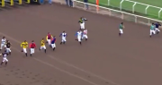Video: La insólita carrera de jinetes sin caballos que se viralizó en redes
