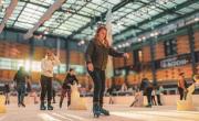 Sin tener que viajar a la nieve: la pista de patinaje sobre hielo en Buenos Aires para disfrutar en las vacaciones de invierno