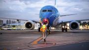 El gobierno convocó a una audiencia para frenar el paro de pilotos en pleno recambio turístico