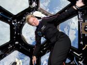 La NASA la rechazó durante 10 años y hoy rompe todos los récords en el espacio: la historia de la astronauta Peggie Whitson