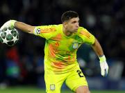 Dibu Martínez, a punto de dar el gran salto de su carrera: aseguran que pasa del Aston Villa al Manchester United por una cifra millonaria
