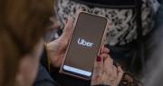 Cambia Uber: la app sumó un servicio especial para adultos mayores