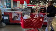 Supermercado estadounidense impone nueva regla: solo puede pagar 10 artículos
