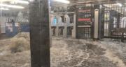 De las inundaciones en el metro hasta el rayo en el One World Trade Center: Los impactantes videos que dejaron las lluvias en Nueva York