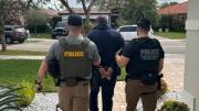 Como las deportaciones de venezolanos, cubanos y argentinos reducen el apoyo de los votantes de Miami a Trump