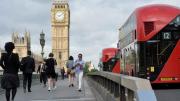 Gobierno británico liberaliza sistema financiero