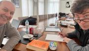Sugestivo posteo de Sturzenegger y Milei en Olivos con un libro en la mesa