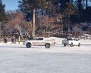 Una laguna congelada como pista de acrobacias para camionetas: fuerte denuncia de un área protegida de Neuquén