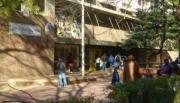 Una birome, tres heridos y clases suspendidas: brutal ataque de madre y abuela a directivos de una escuela en La Boca