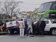 Mar del Plata: robó un patrullero, escapó a contramano y chocó con una camioneta y un micro de larga distancia