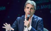 Caputo salió a culpar a la oposición y a los bancos por la suba del dólar