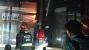 Alarma en Mar del Plata: se incendió una tradicional cervecería de la ciudad en medio del temporal