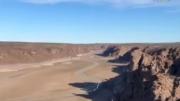 Uno de los principales ríos de la Patagonia, seco en pleno invierno