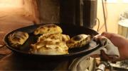 Bodegón en Buenos Aires: uno de los bares centenarios de la Ciudad, con su imperdible pizza al molde