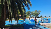 Escapadas en Buenos Aires: el lugar con una costa muy linda para disfrutar de unas vacaciones