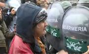 Los jubilados protestaron frente al Congreso y los cercó un violento operativo