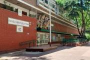 Violencia en una escuela: la madre de un alumno le clavó una lapicera al director