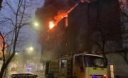 Fuego, infierno y colapso: se derrumbó un depósito en el Centro