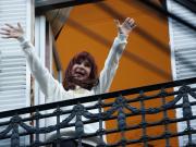 Cristina bate huevos y regatea la plata de la corrupción