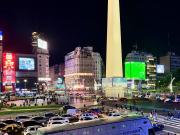 Operación frío: una noche en el bus donde duermen los sin techo en la ciudad