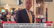 (VIDEO) Trump huye de la prensa tras escuchar sobre los vuelos de Epstein a Mar a Lago