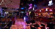 El rooftop con vista al cielo que conquista la Ciudad con sushi premium y tragos de autor