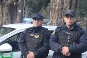 Operativo y código rojo en Bariloche: dos policías le salvaron la vida a una beba que se ahogaba