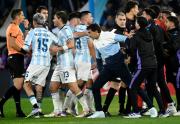 Confirman la sanción a Costas tras ser expulsado ante Barracas Central en la derrota con escándalo de Racing