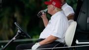 Por qué Trump quiere que Coca-Cola cambie un ingrediente clave de la bebida gaseosa en EEUU