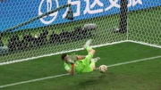 La IFAB evalúa eliminar en el fútbol los rebotes en los penales