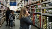 Los precios mayoristas se aceleraron en junio pero estuvieron en línea con la inflación minorista