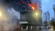 Incendio en La Plata: advirtieron sobre el riesgo de colapso del edificio y recomendaron mantener la zona evacuada