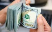 Pese a que el Gobierno metió mano, el dólar siguió subiendo y el oficial roza los $1.300