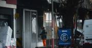 Los bomberos pudieron entrar al depósito incendiado en La Plata y arrancaron las pericias