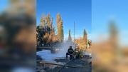 Tomás Troncoso, en acción: el joven barbero que apaga incendios en Plottier