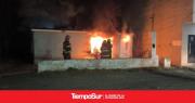 Investigan incendio en una casa abandonada