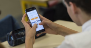 Dos provincias prohibirán el uso de celulares en las escuelas tras el receso invernal