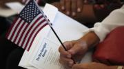 ¿No sabes inglés? Así puedes optar a la ciudadanía estadounidense sin saber el idioma