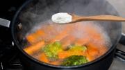 Por qué hay que hervir las verduras con bicarbonato y para qué sirve