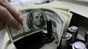 Nueva suba del dólar oficial y el blue: cerraron en $1.300 y $1.305, respectivamente